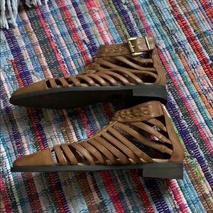 Forever 21 pointy sandals tan with gold hardware